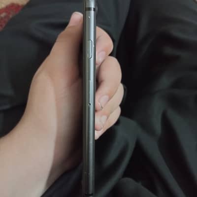 iPhone 8 Black 64GB | Water-pack | 8/10 Condition | NON PTA |