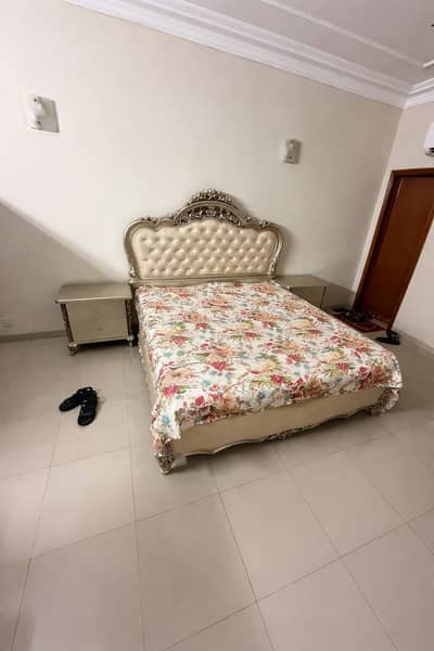 King size bed for sale