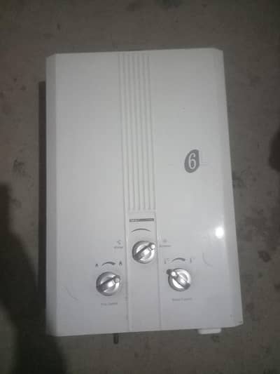 6 Litter instant gyser  very good condition