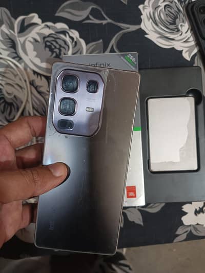 note 50 full box 8/256