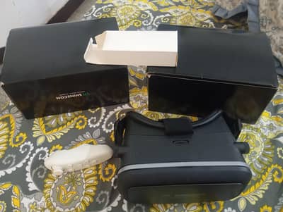 VR box with remote