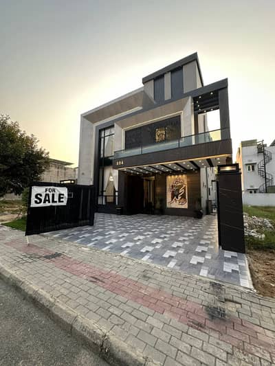 10 Marla slightly used Luxury house for sale Bahria town