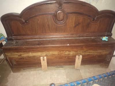 3 years old . headboard storage