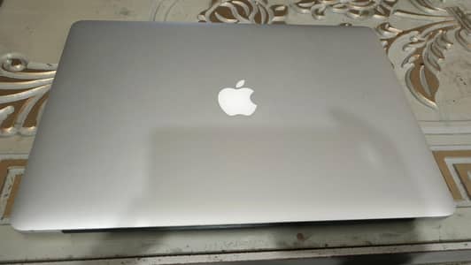 Mac book 2015 i7 pro 15 inches