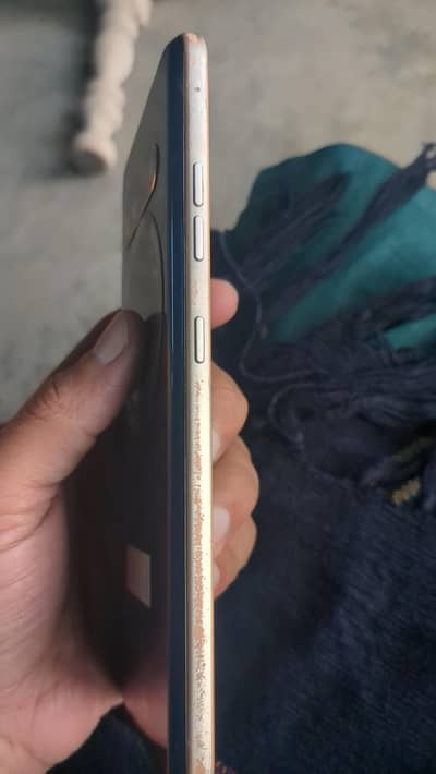 Lg v60 8/128gb pta approved pubg 60 Fps