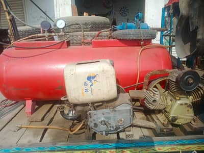 Air tank, compressor and engine for sale in very good condition