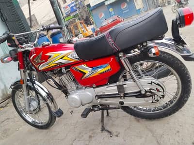 Honda 125 for sale red  colour model 2024 10moth