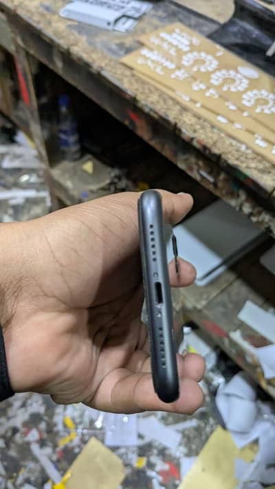 iPhone 11 64 gb black colour factory unlock