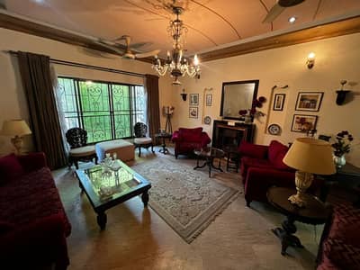 1 KANAL UPPER PORTION AVALABLE FOR RENT FAMILY AND OFFICE