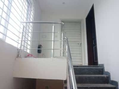 8 marla 2 bedrooms house for rent