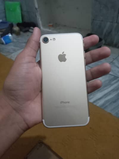 iphone 7 128gb bilkol saf phone hai