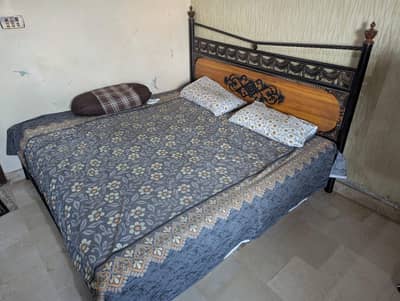 king size bed in good condition for sale urgently.