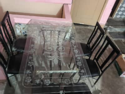 Dinning table good quality