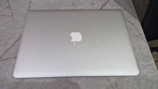 MacBookAir 2014, 1.4GHz, Core i5, 4GB RAM, 256 GB ROM, 13.3 in display