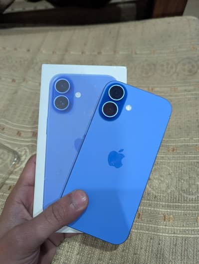 iphone 16 with box 10/10 99 battery health ultramarine color