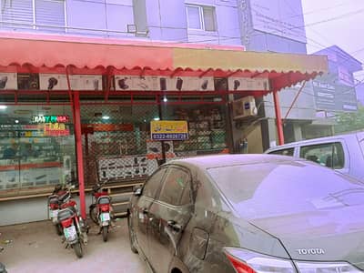 2 BED FLAT FOR SALE AT THE PRIME LOCATION OF JOHAR TOWN