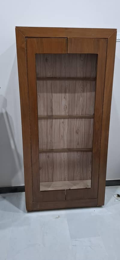 Wooden crockery unit