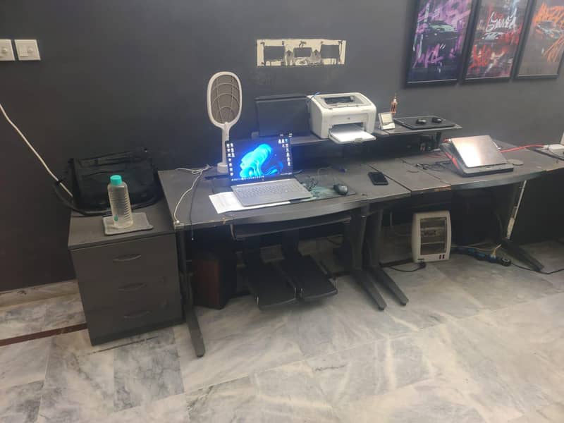 Table/ COMPUTER TABLE/L-shaped COMPUTER DESK 1