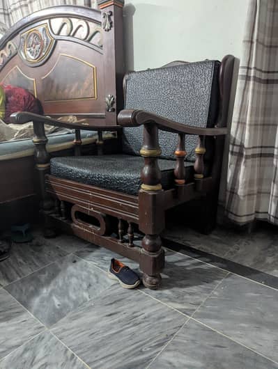 5 seater strong wooden sofa with Foam and leather poshish