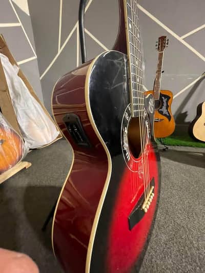 semi accoustic guitar in new condition