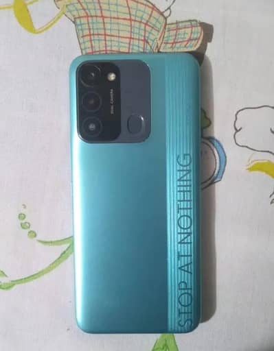 Tecno spark 8c mobile 4+2/128 gb