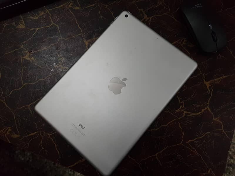 IPAD 8TH GEN 0
