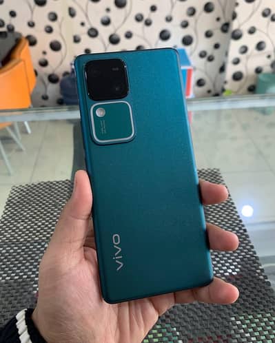 Vivo V30