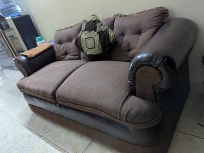2 seater molty foam sofa set in good condition
