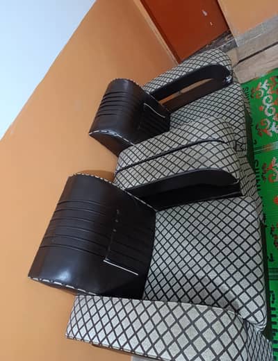 5 seater Sofa Set for sale in good condition