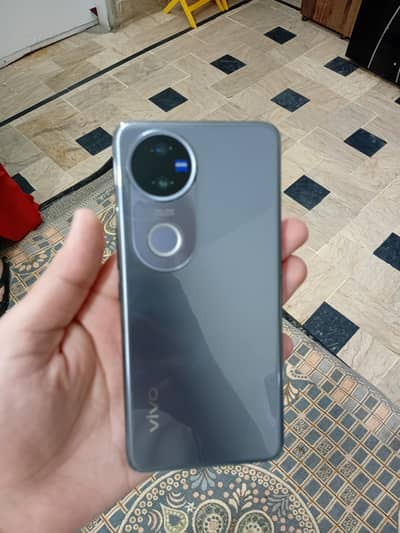 vivo v50 10\10 condition