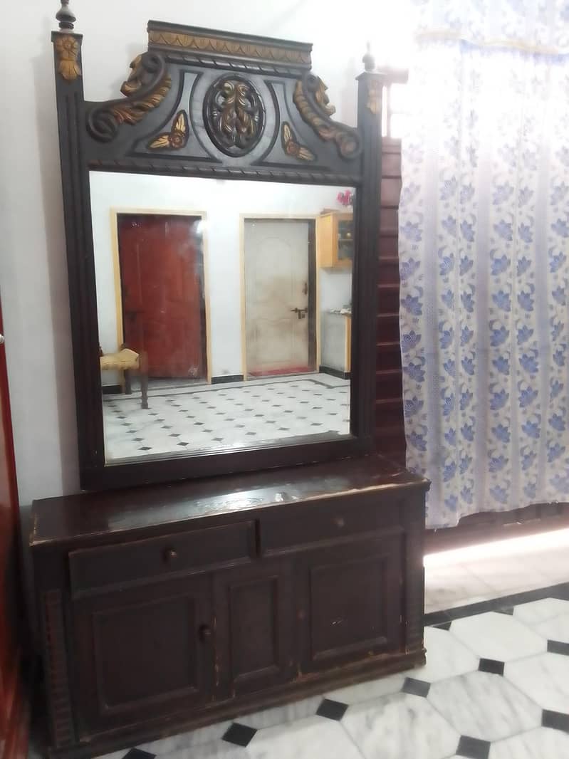 dressing table 0
