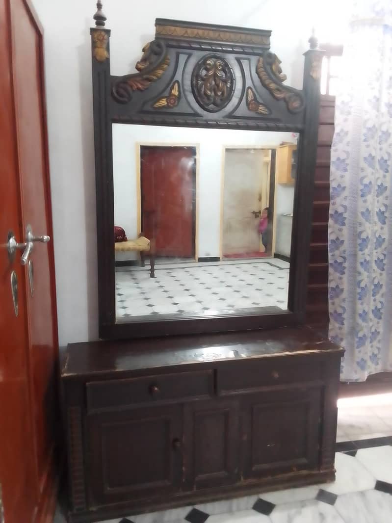 dressing table 1