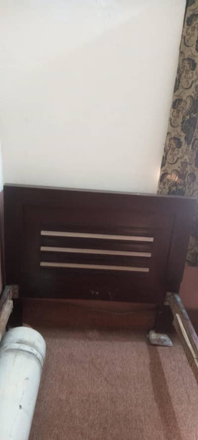 1 singal bed mix wood and sheet