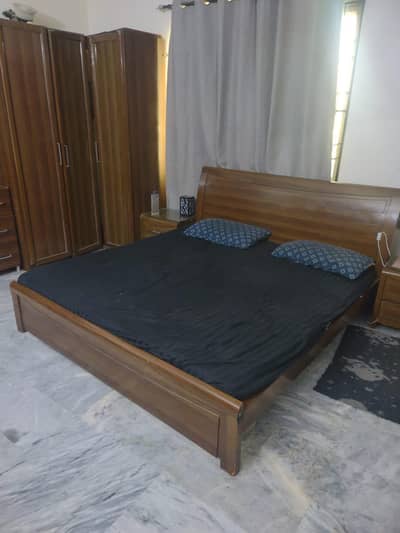 BED/KING SIZE BED/WARDROBE/SIDE TABLES/DRESSING