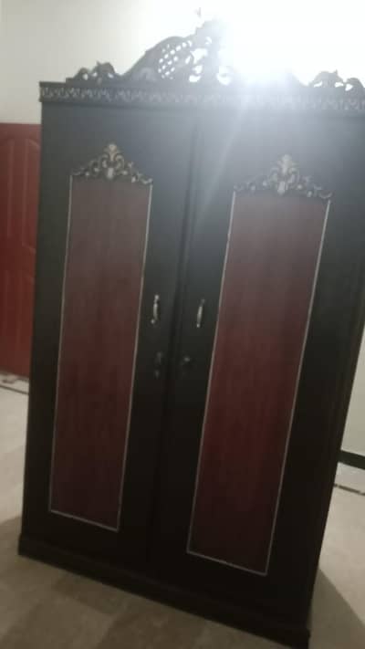 Chinoti wood Almirah in lush condition at very low price