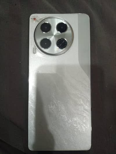 Tecno common 30 256 full box