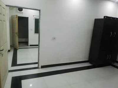 G 13 4 MARLA BASEMENT AVAILABLE FOR RENT