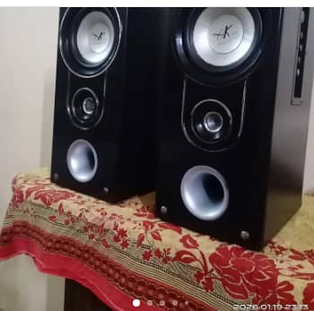 speakers only 3 month used nd a1 condition just plug in n use
