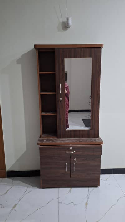 dressing table