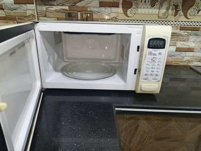 dawlance microwavw oven  DW -131 A  62 Litre