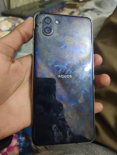 Sharp Aquos r3