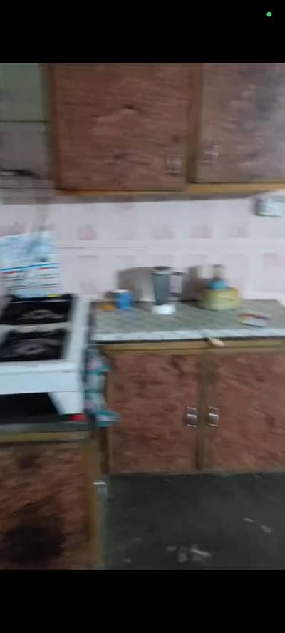 2 Marla triple storey hawa dar Ghar 4 bijli k metar