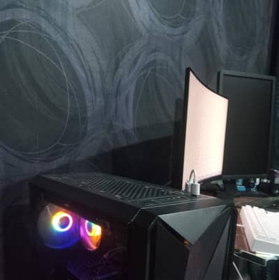 Gaming PC and 180hz monitor