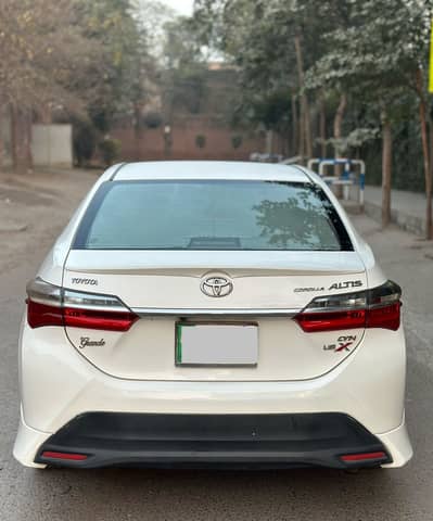 Toyota corolla Altis Grande 2017/2018 available for sale.