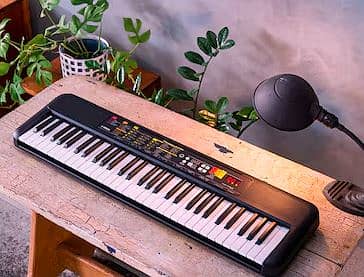 Yamaha PSR-F52 Portable Digital Keyboard Box Pack 2-Years Warranty!