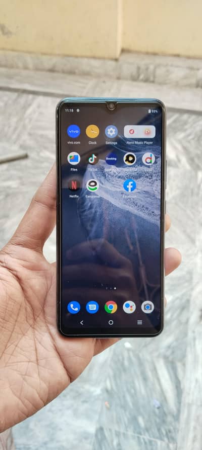 Vivo V21e Smartphone With Box 8/128 Dual Sim Glass Change hai. . .