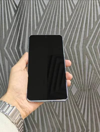 Google pixel 8 pro  scratch less neat and clean