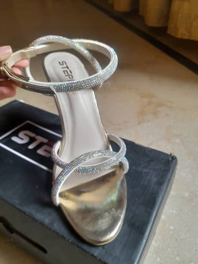 Women's Stylish Step-in High Heels --- SIZE (8)