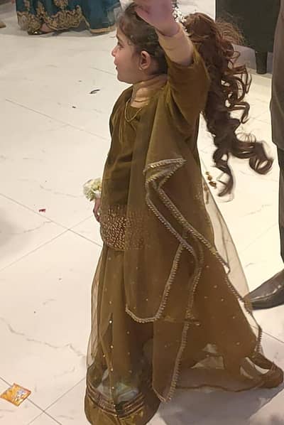 mehndi dress mother and daughter