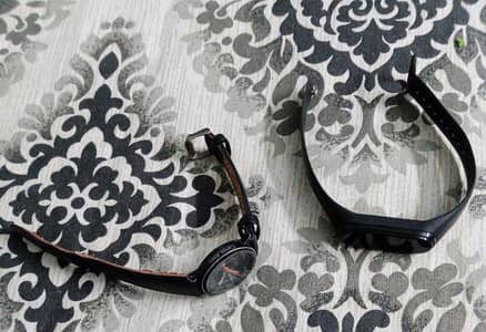 2 hand watches 1 digital and 1 normal one  dupe